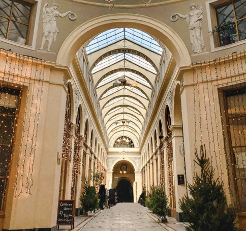Covered Passages - Walking (and shopping) tour